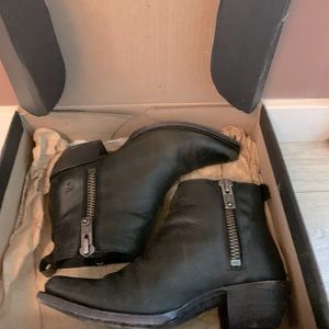 Frye - Sacha Moto shortie Leather boots.